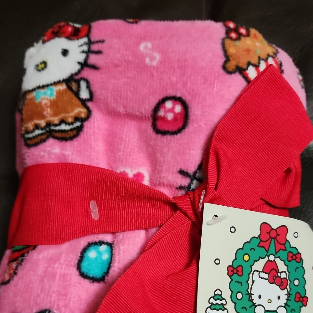 Brand new Saniro Hello Kitty set of 2 Hand Towels.
